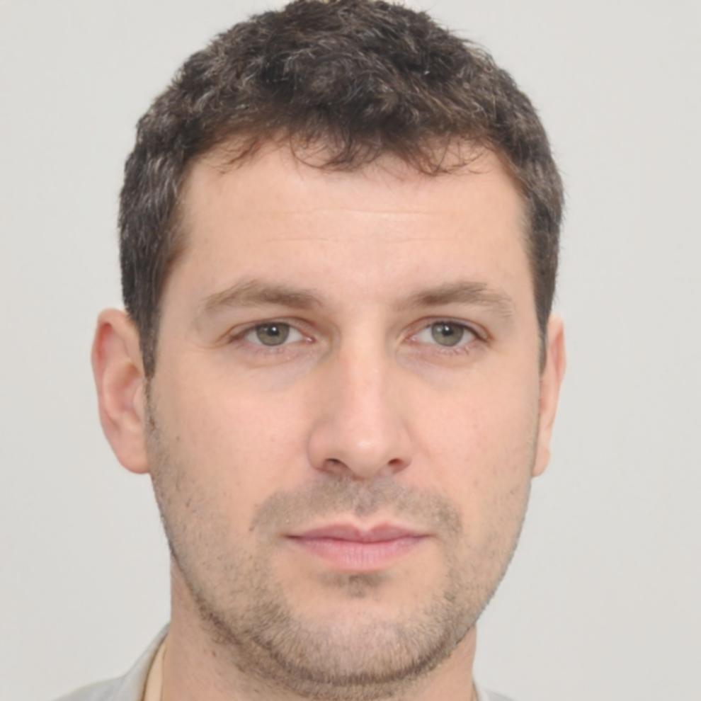 Financial expert Tanner Holbrook